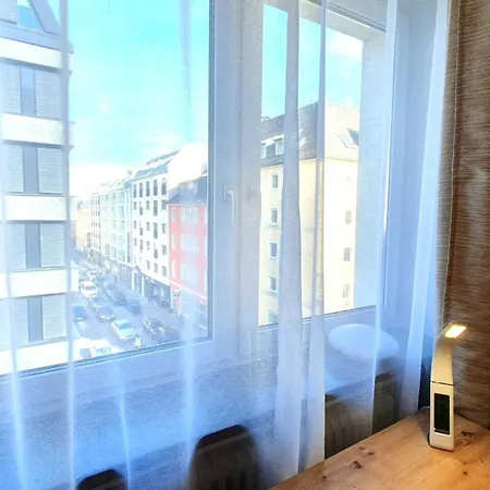 Stylish 5 Min From Station Apartman